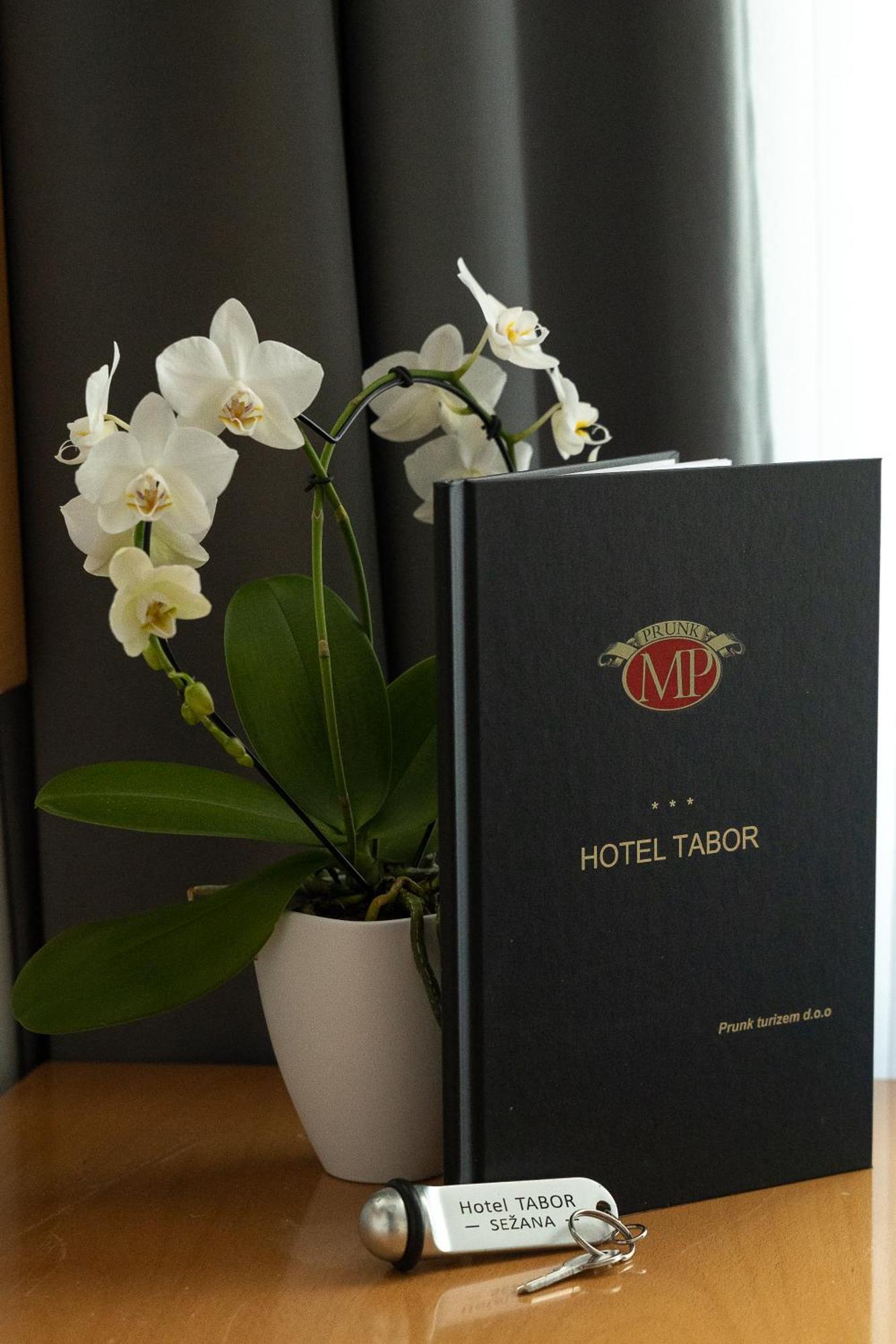 Hotel Tabor Сезана Экстерьер фото