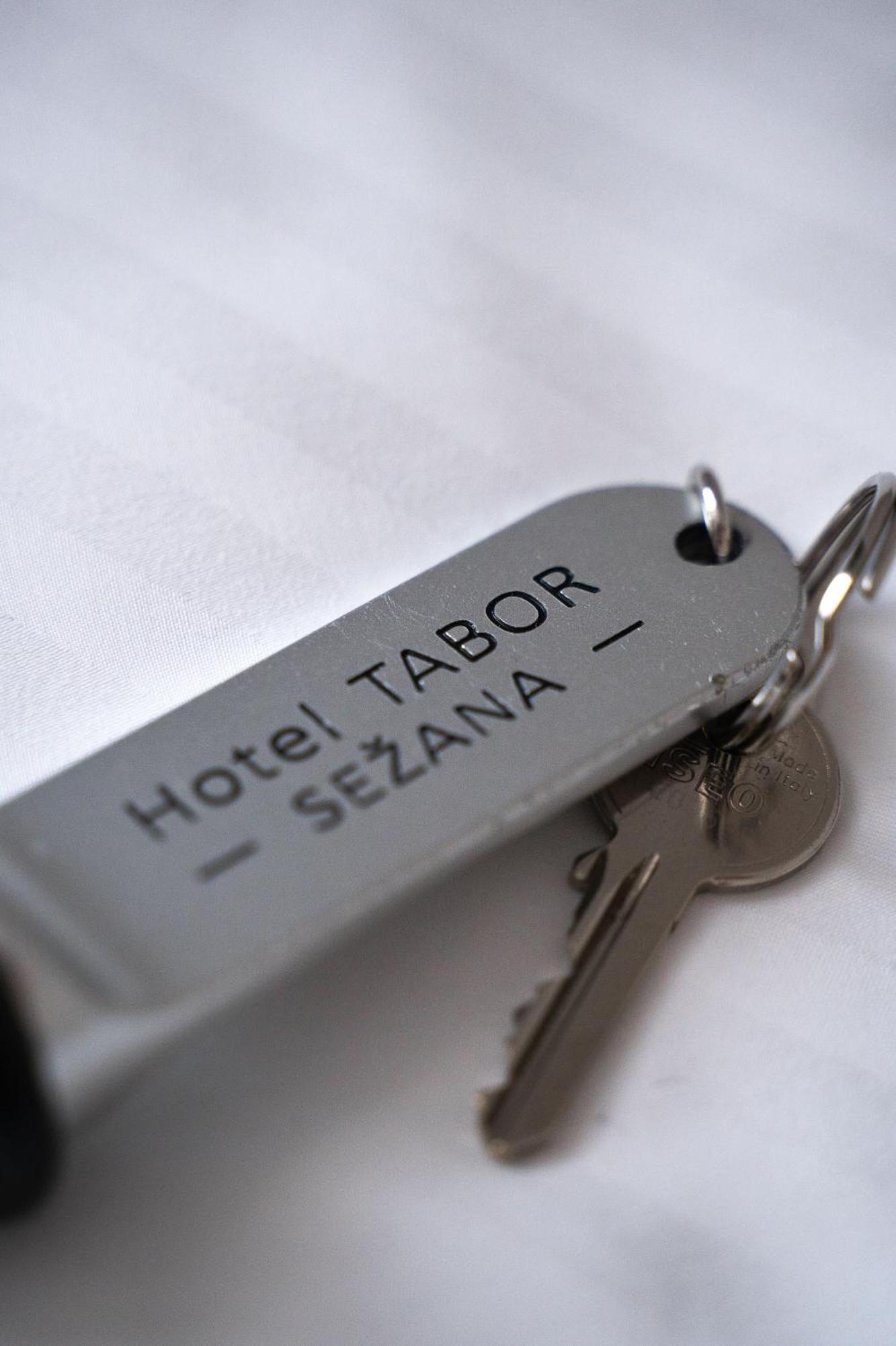 Hotel Tabor Сезана Экстерьер фото