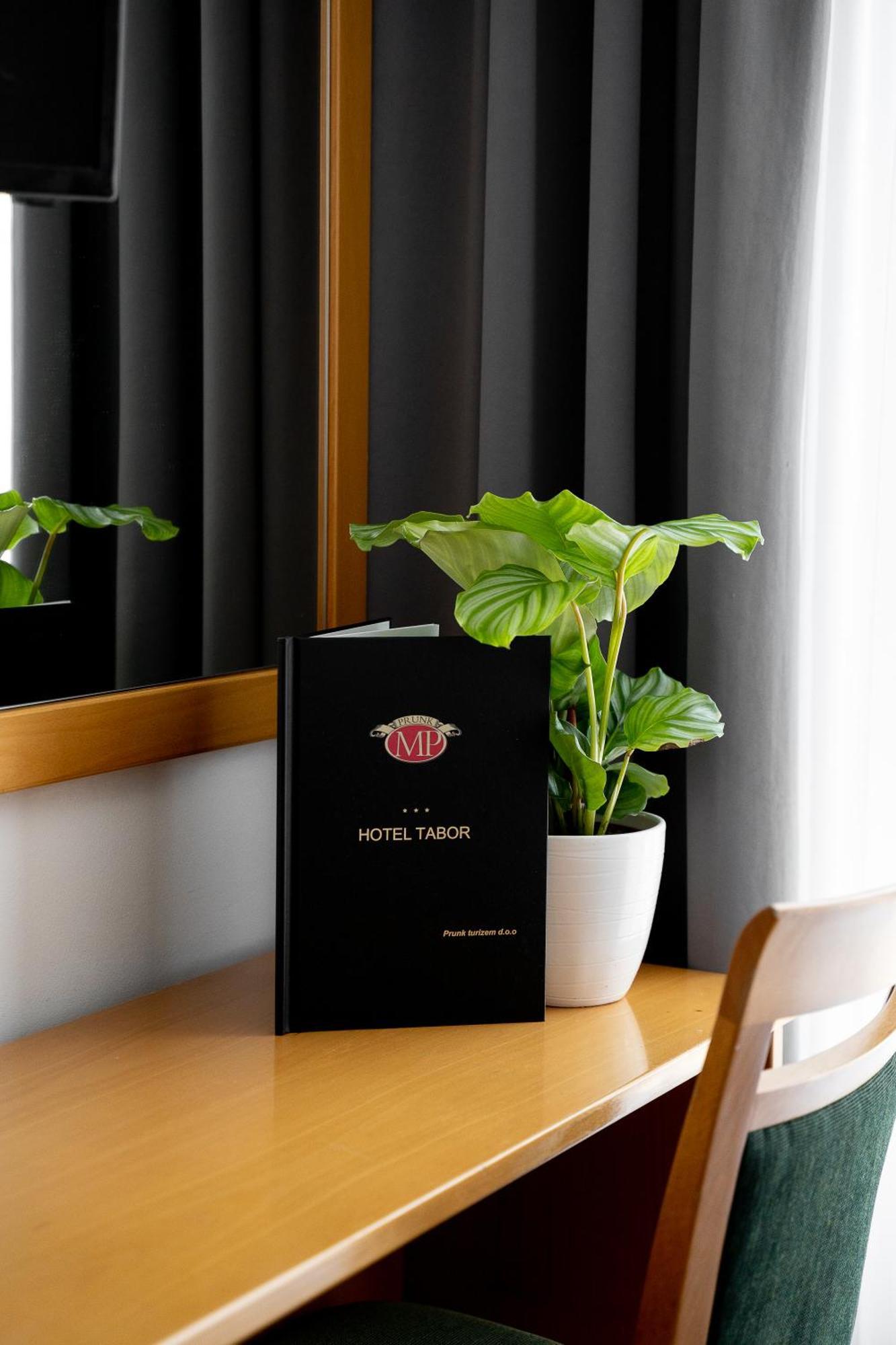 Hotel Tabor Сезана Экстерьер фото