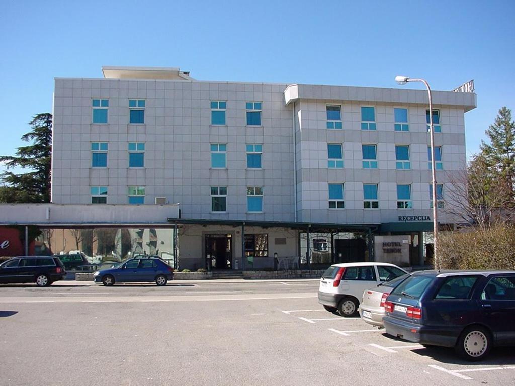 Hotel Tabor Сезана Экстерьер фото