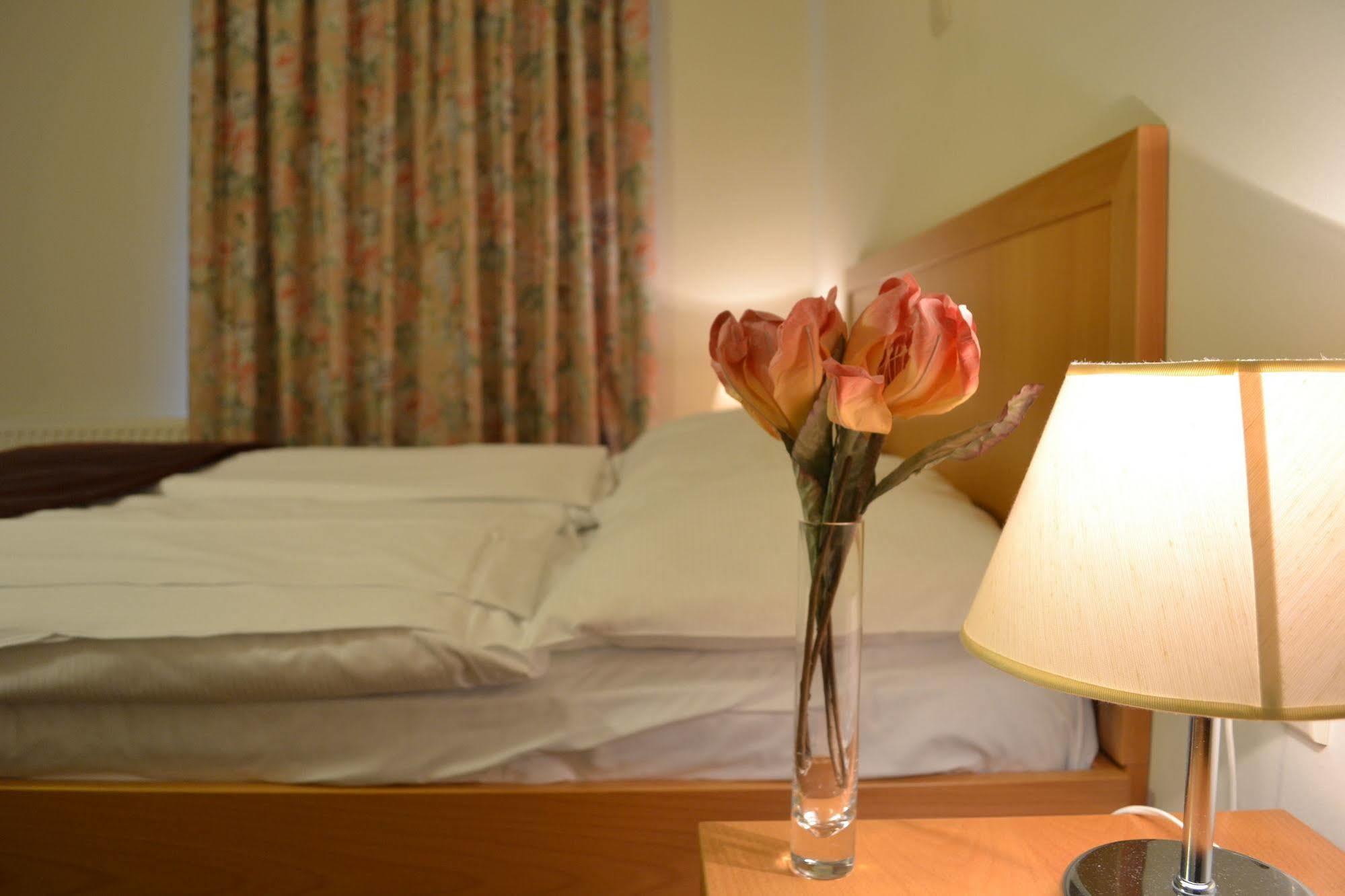 Hotel Tabor Сезана Экстерьер фото